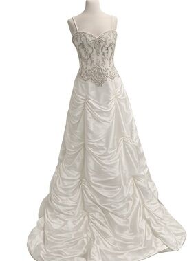 DaVinci Ivory Beaded Sweetheart Wedding Gown